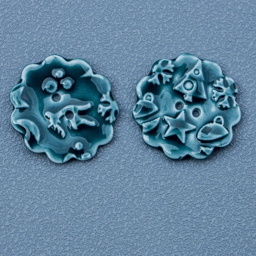 32mm Round 2-Hole Handmade DIY Ceramic Buttons with Snowflake Elk Pattern 6PCS