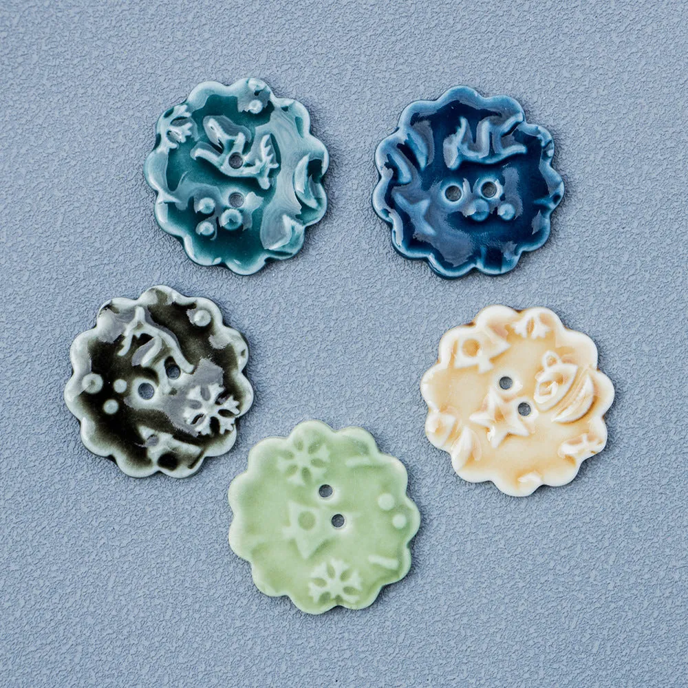 32mm Round 2-Hole Handmade DIY Ceramic Buttons with Snowflake Elk Pattern 6PCS