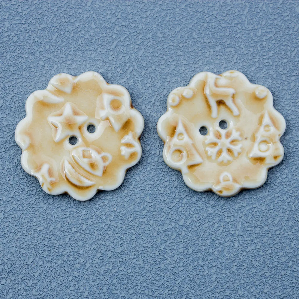 32mm Round 2-Hole Handmade DIY Ceramic Buttons with Snowflake Elk Pattern 6PCS