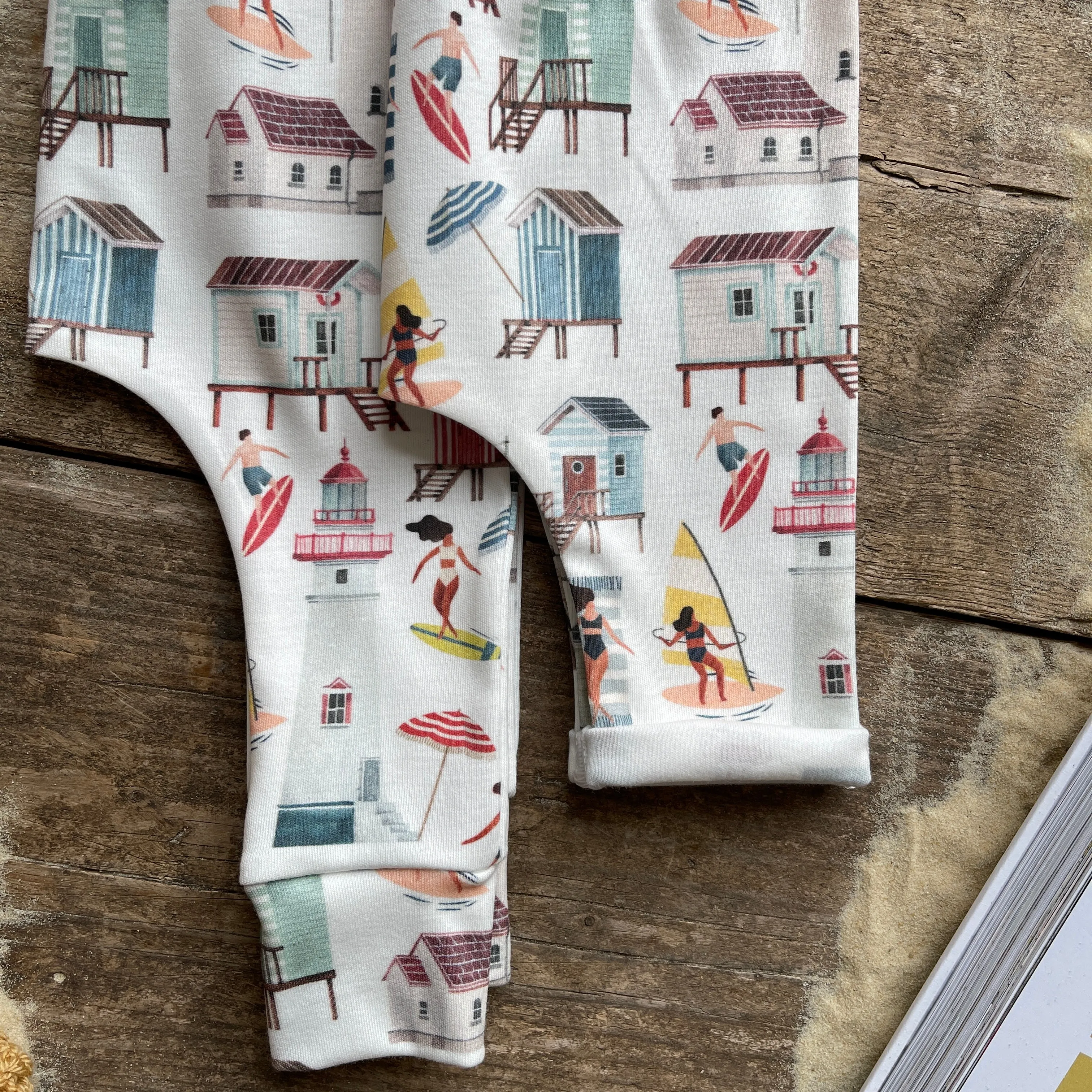 Beach Huts Slim Fit Leggings | Ready To Post