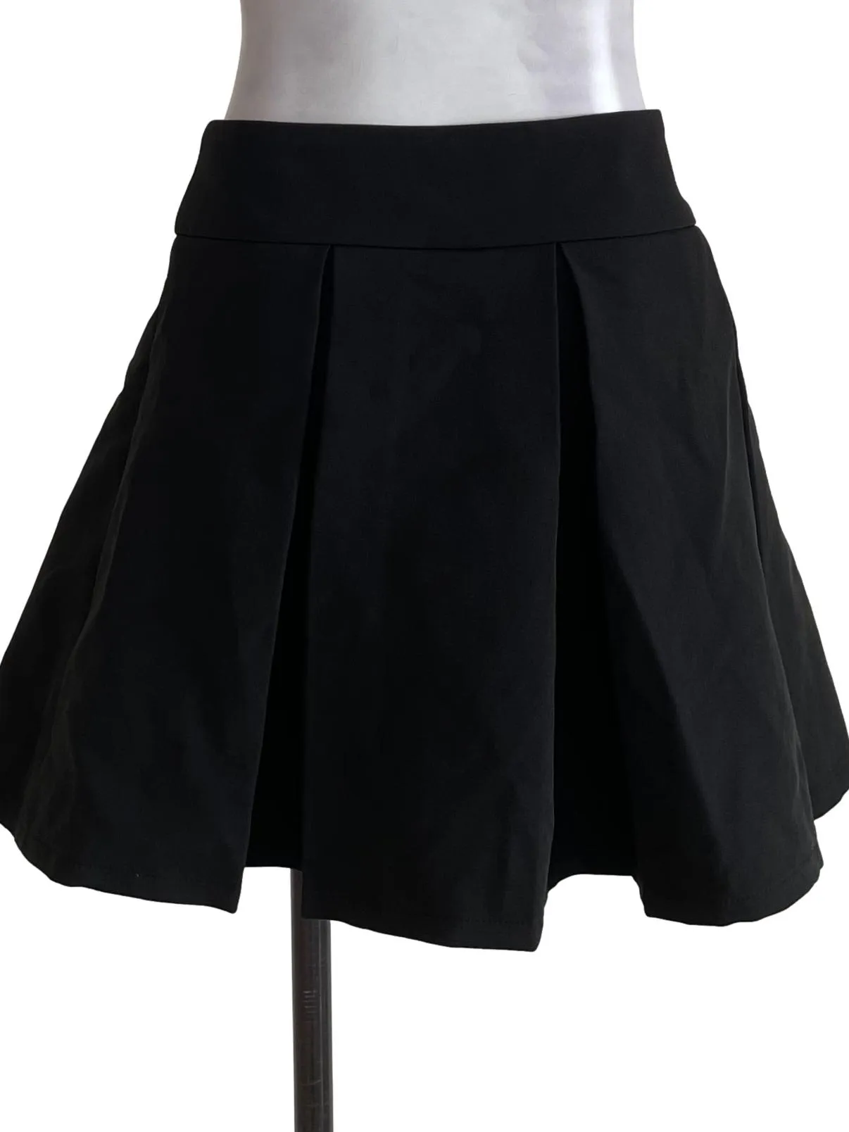 Black Box Pleated Skorts