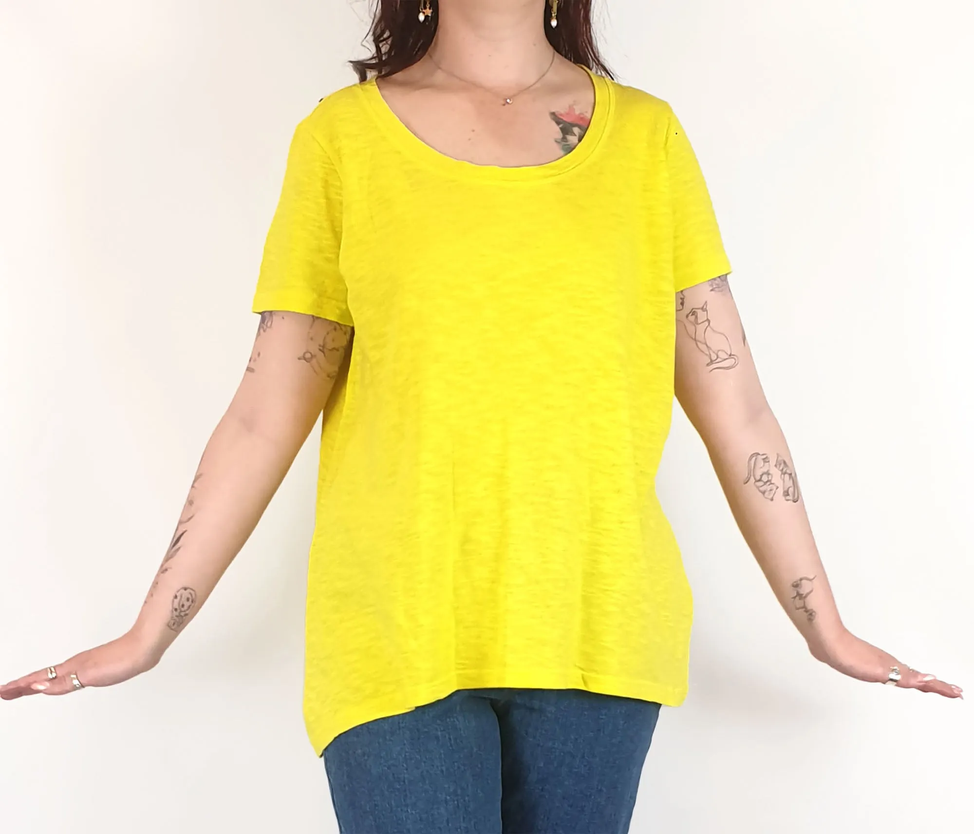 Blue Illusion vibrant yellow cotton top size M