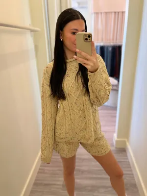CA231008 creme confetti shorts
