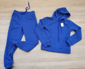 Carly set blue