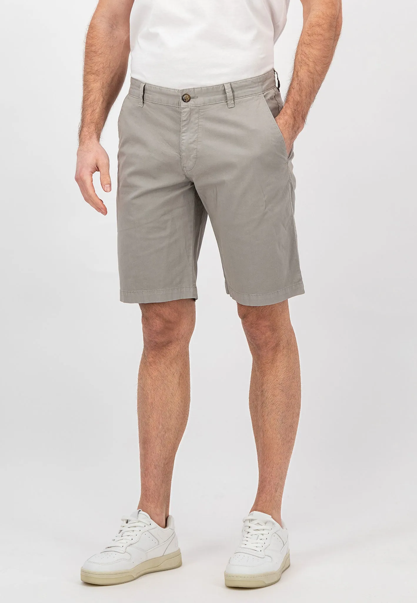 Casual-Fit Shorts mit leichtem Stretchanteil