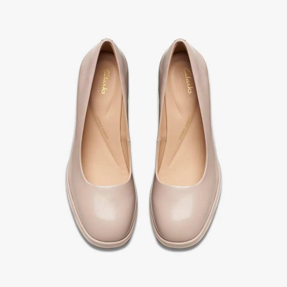 Clarks Women's Zoya85 Court Sand Patent 26176365