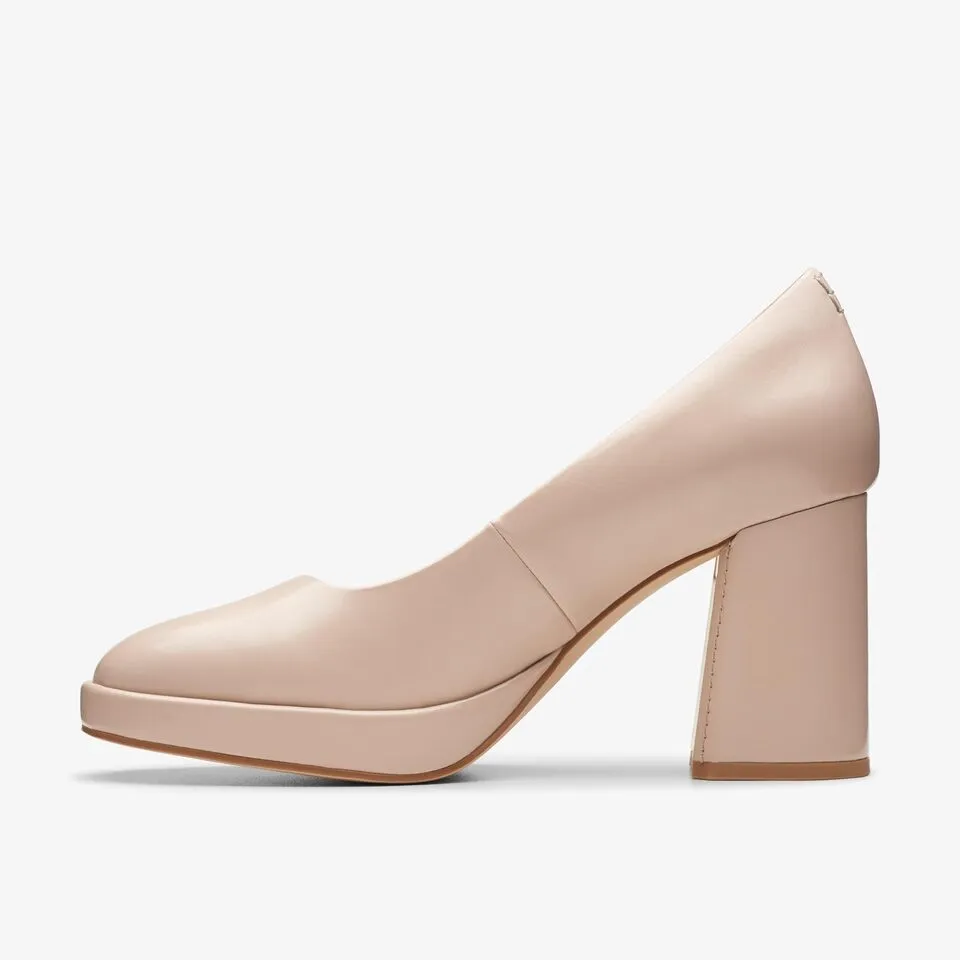 Clarks Women's Zoya85 Court Sand Patent 26176365