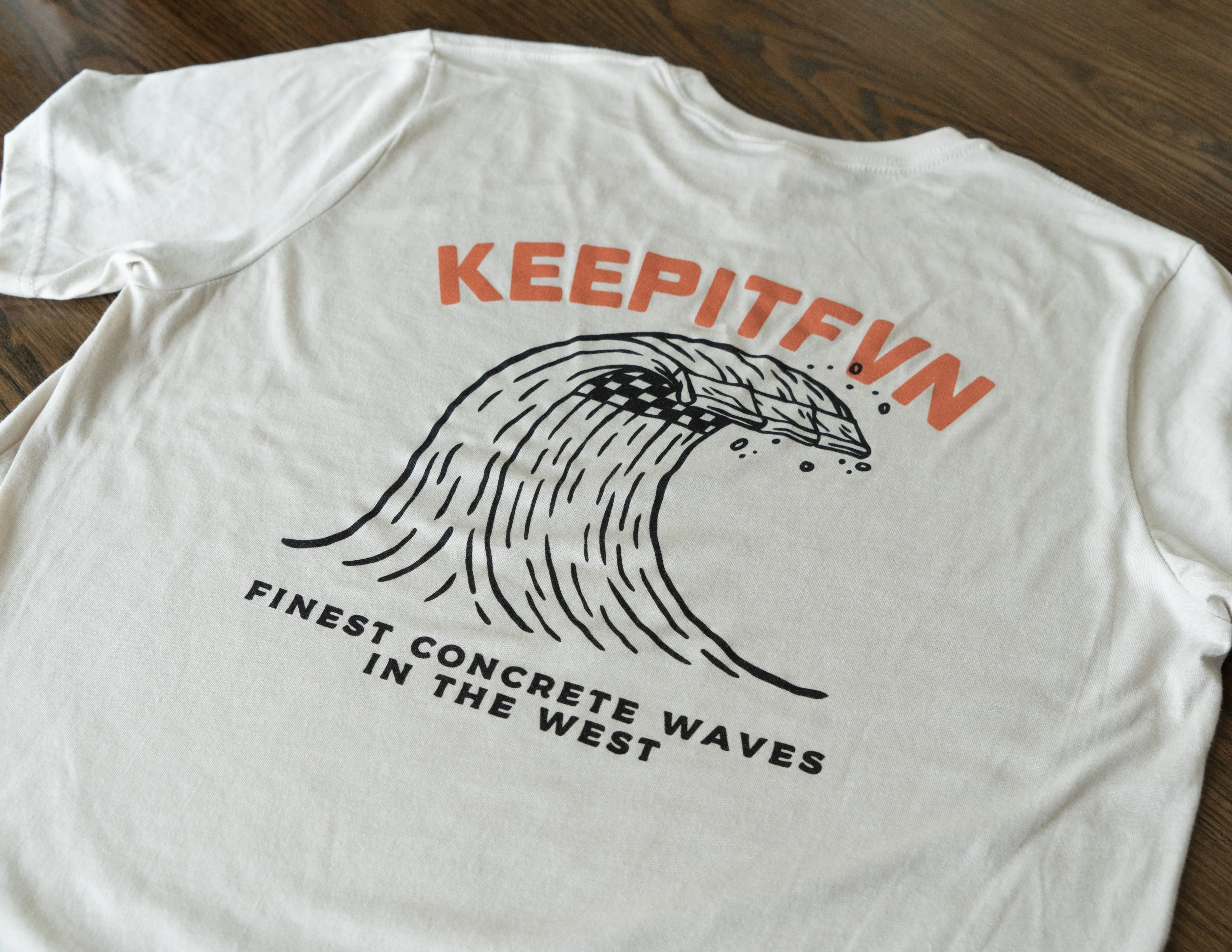 CONCRETE WAVES TEE