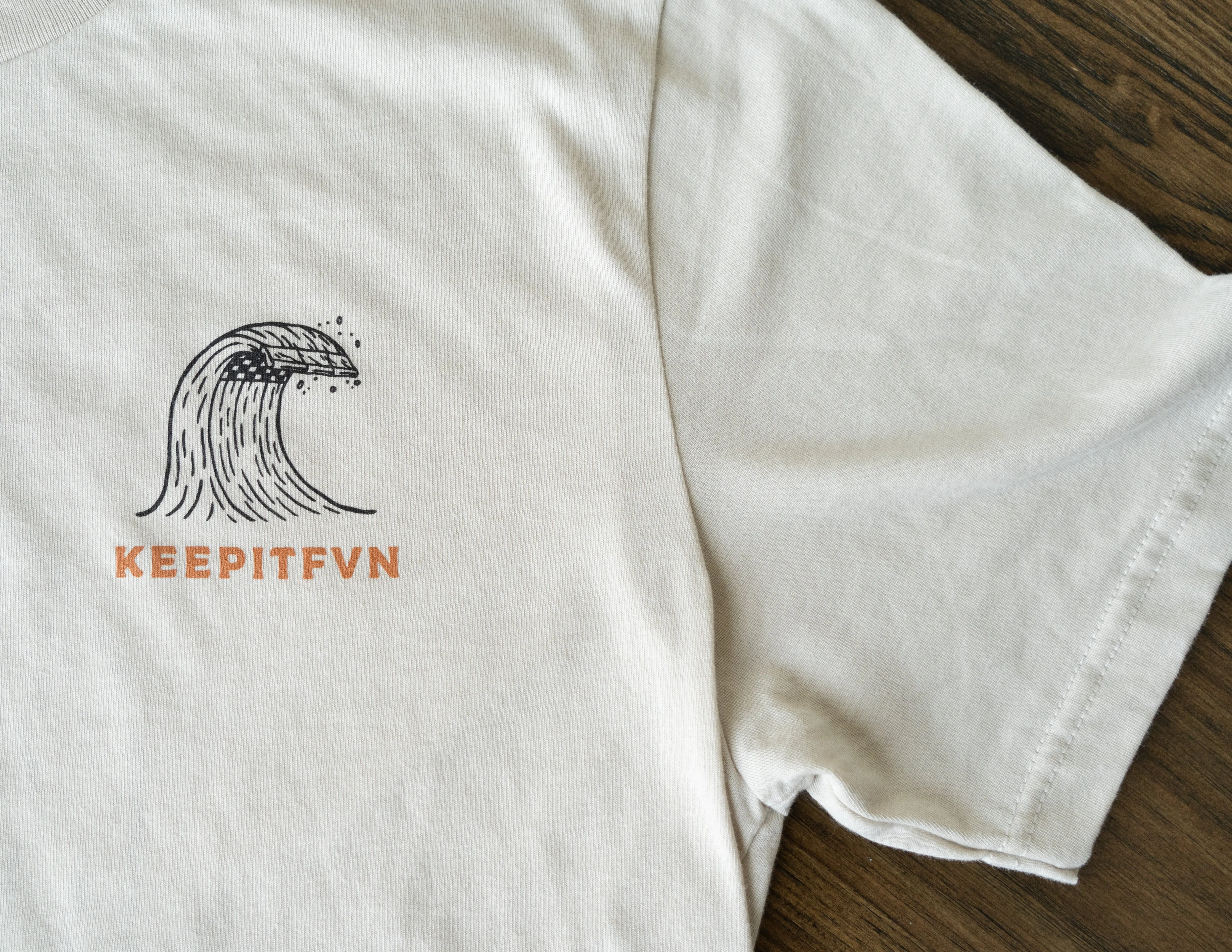 CONCRETE WAVES TEE