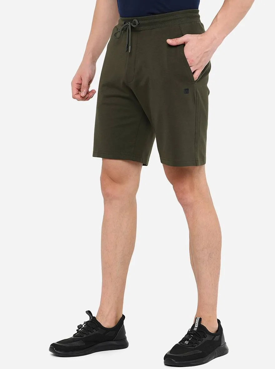 Dark Green Solid Regular Fit Shorts | JadeBlue