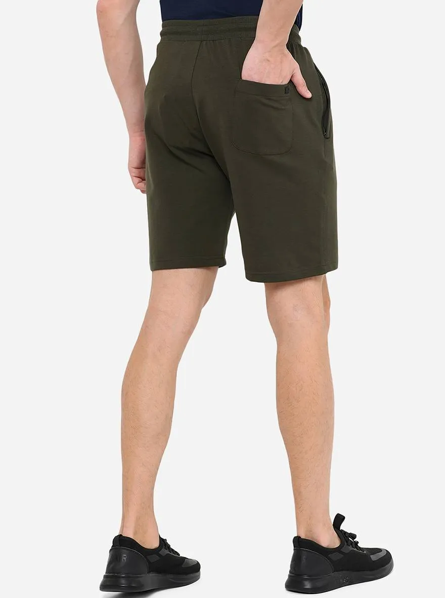 Dark Green Solid Regular Fit Shorts | JadeBlue