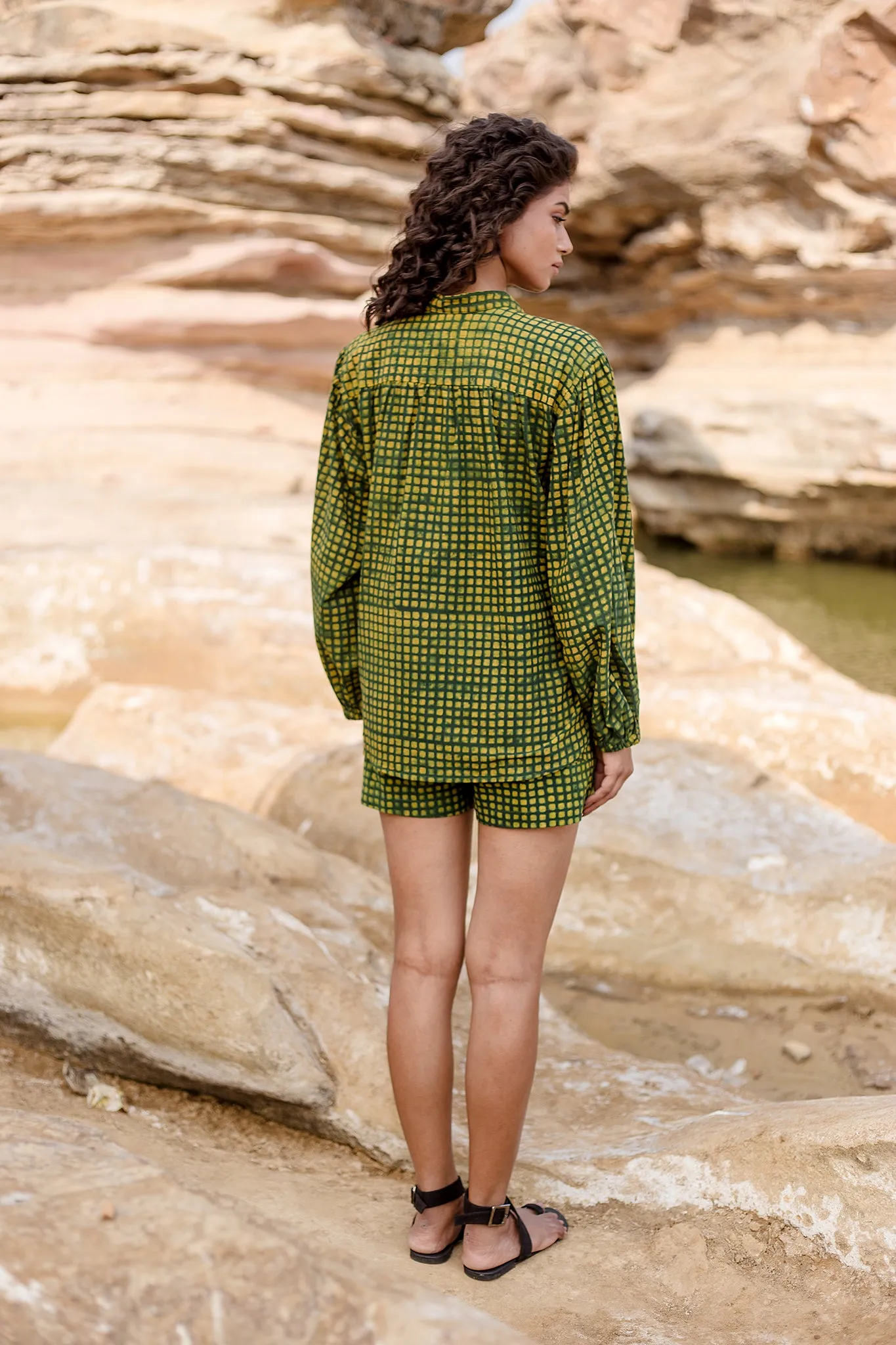 Ekiya Short in Grass Grid Block