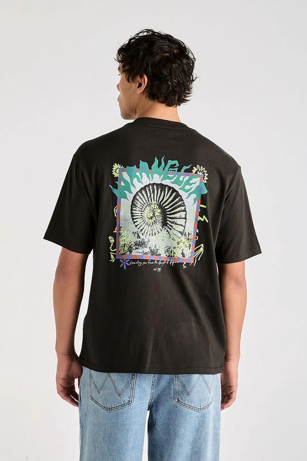 Fossil Shell Slacker Tee | Black