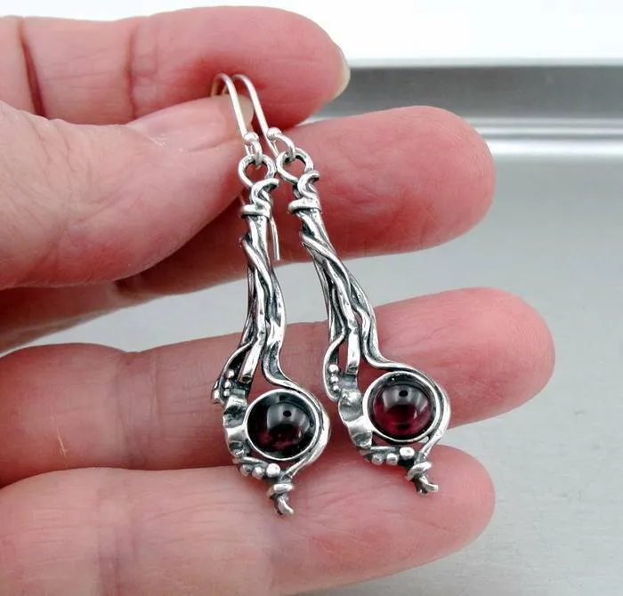 Hadar Designers red garnet dangle earrings sterling 925 silver handmade (h) y