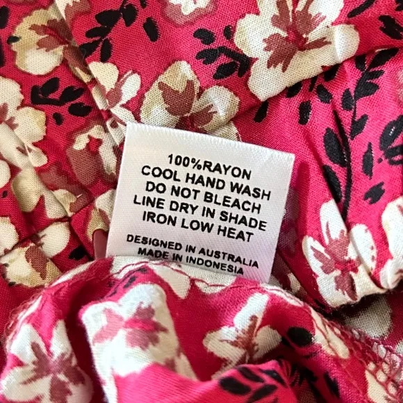 KIVARI Pasadena Shorts in Warm Red Floral Pattern XS NWT- SALE
