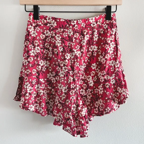 KIVARI Pasadena Shorts in Warm Red Floral Pattern XS NWT- SALE