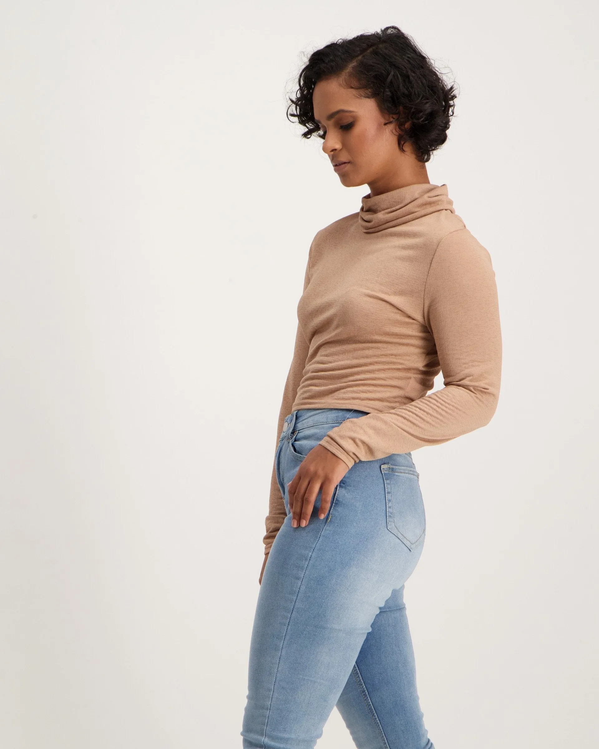 Ladies-Long Sleeve Crop Crinkle Turtle Top