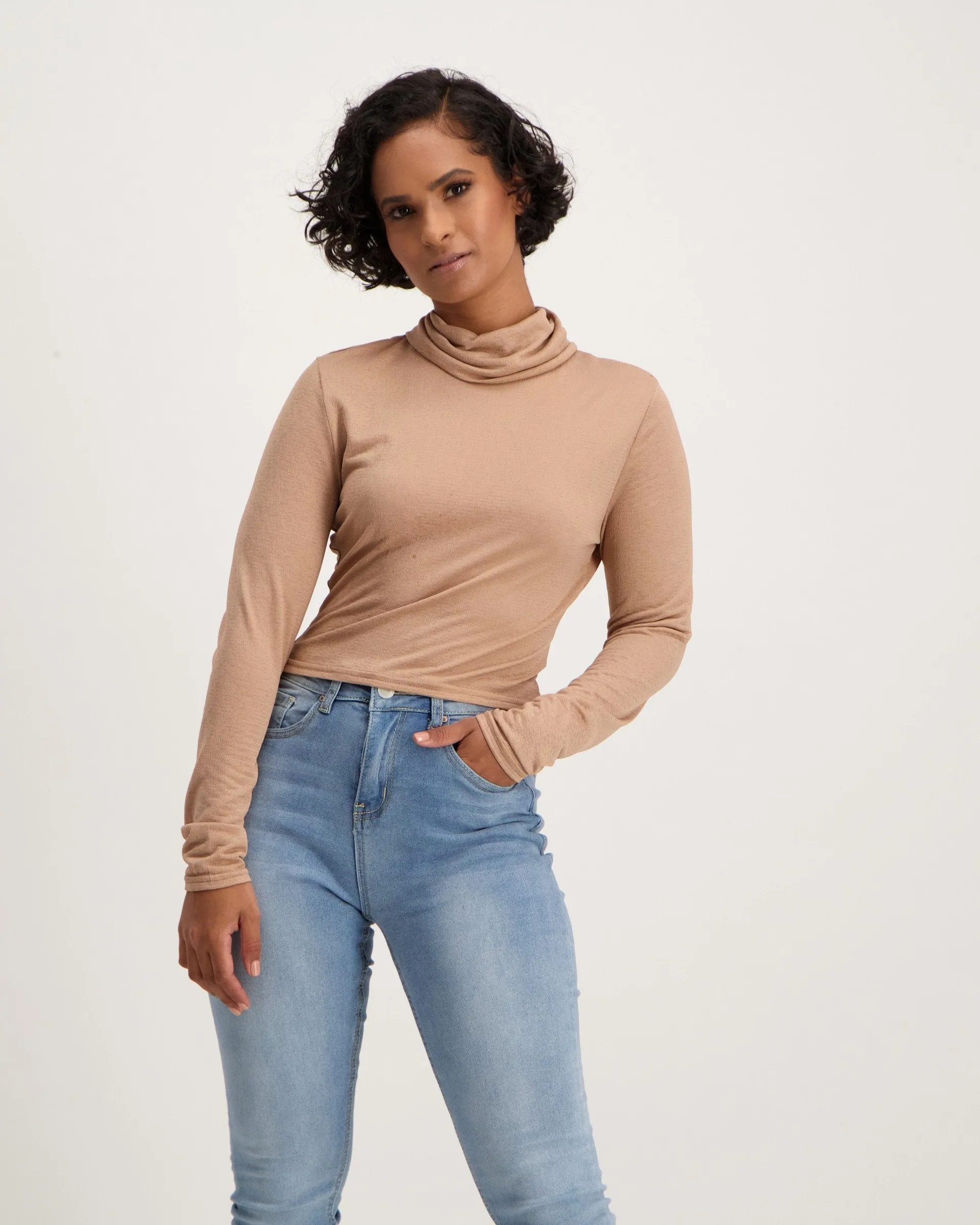Ladies-Long Sleeve Crop Crinkle Turtle Top