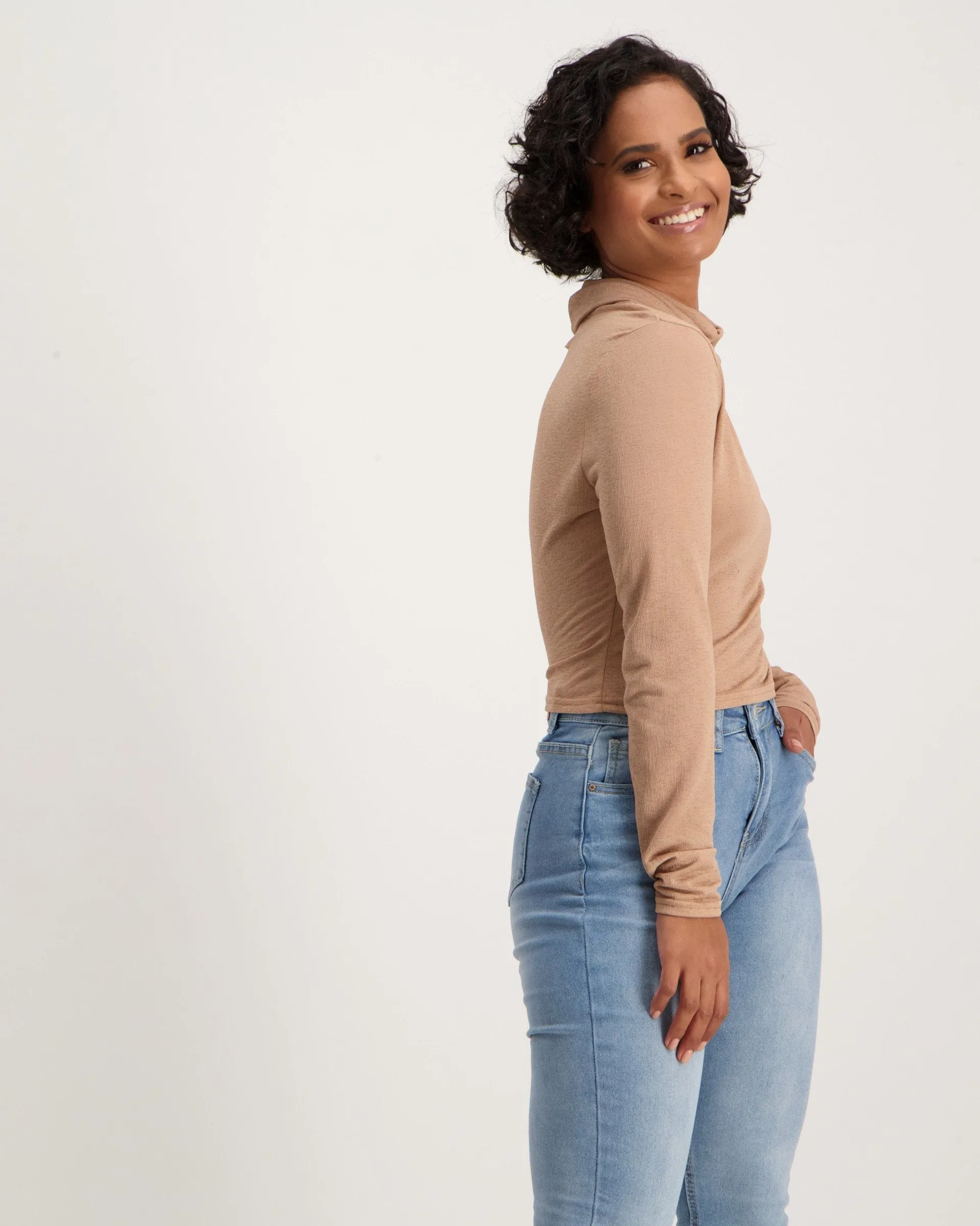 Ladies-Long Sleeve Crop Crinkle Turtle Top