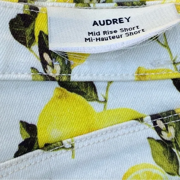 L'agence Audrey Mid Rise Lemon Print Shorts Denim Jean Shorts - Size 26