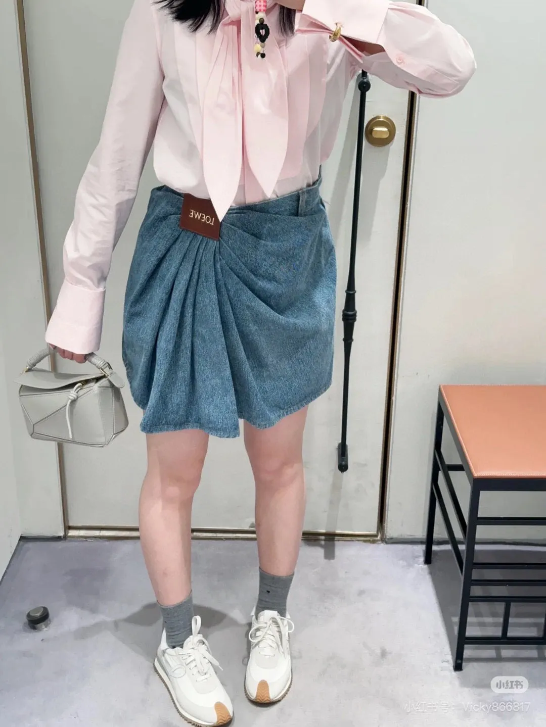 LE 25 new irregular denim skirt