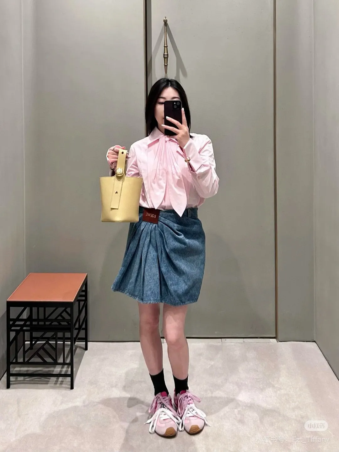 LE 25 new irregular denim skirt