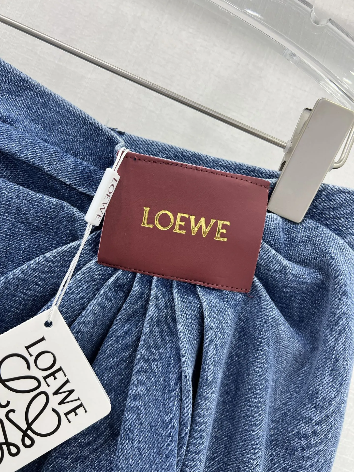 LE 25 new irregular denim skirt