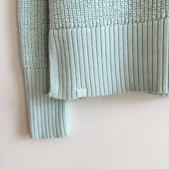 LULULEMON • Merino Wool V-Neck Sweater in Delicate Mint • XS/S