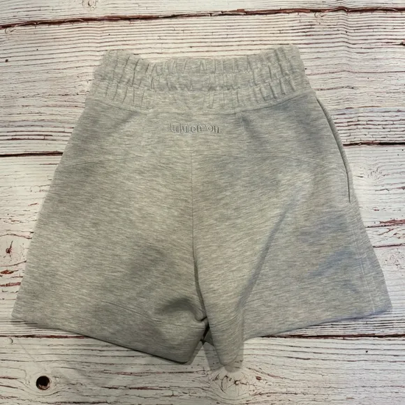 Lululemon Soft Ambitions High Rise Short 4&quot; Heathered Core Ultra Light Grey Sz 0