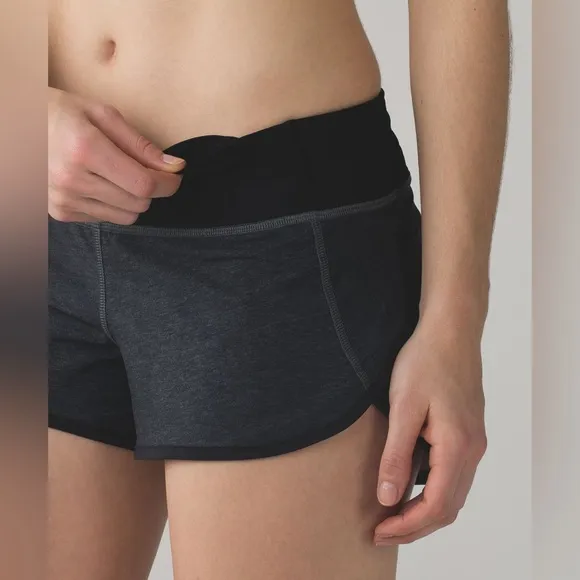 Lululemon Speed Short 4-way Stretch 2.5&quot; in Heathered Black / Black / Boom Juice