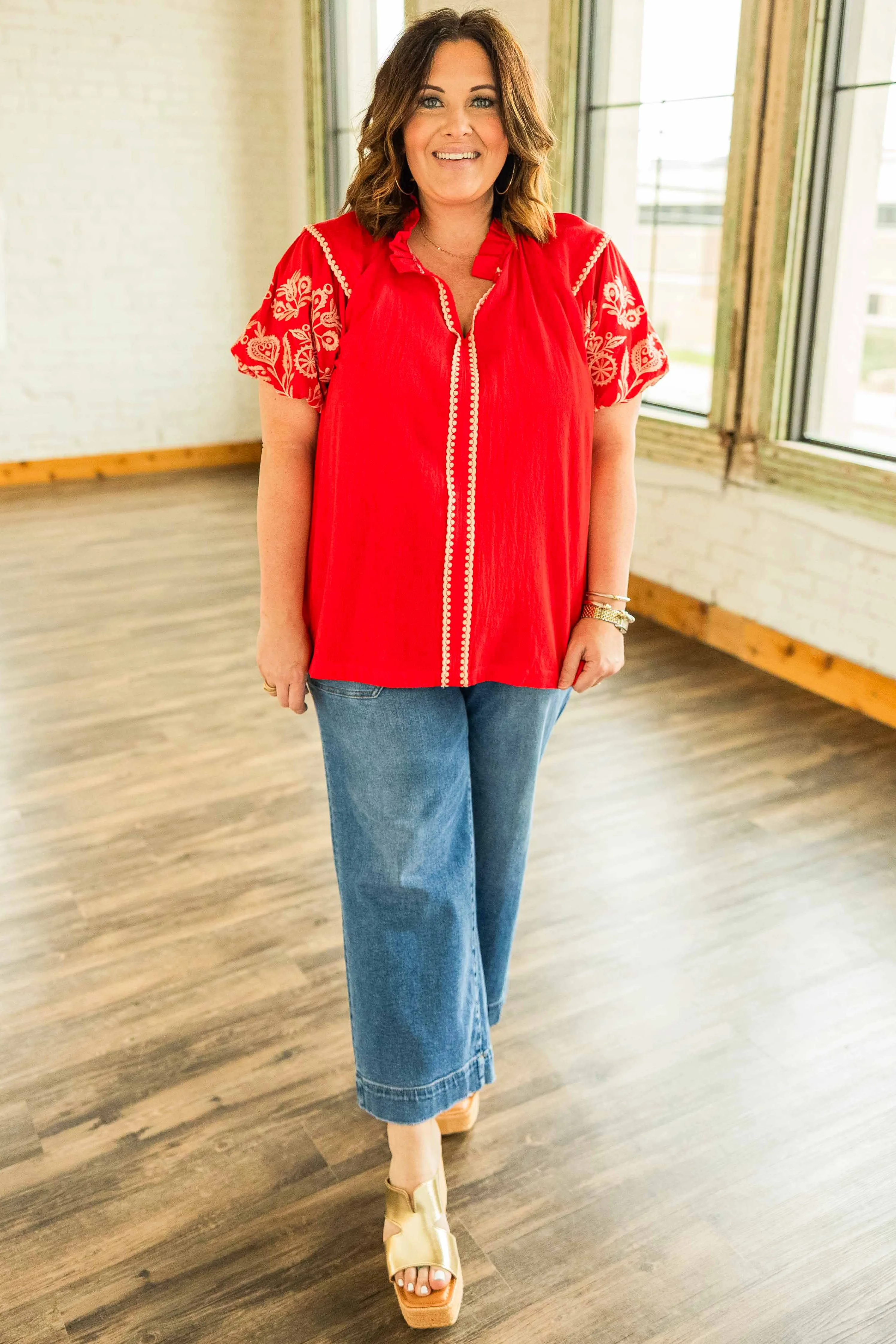 MAREN PLUS EMBROIDERED PUFF SLEEVE TOP
