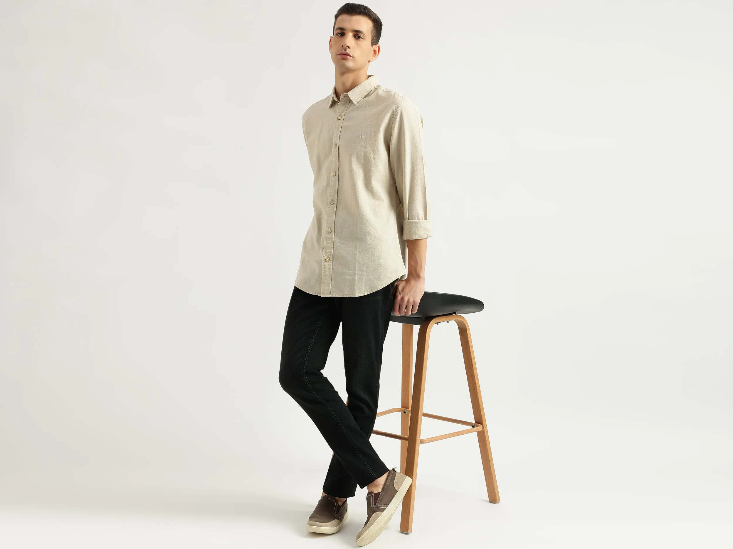 Men's Slim Fit Spread Collar Textured Shirts