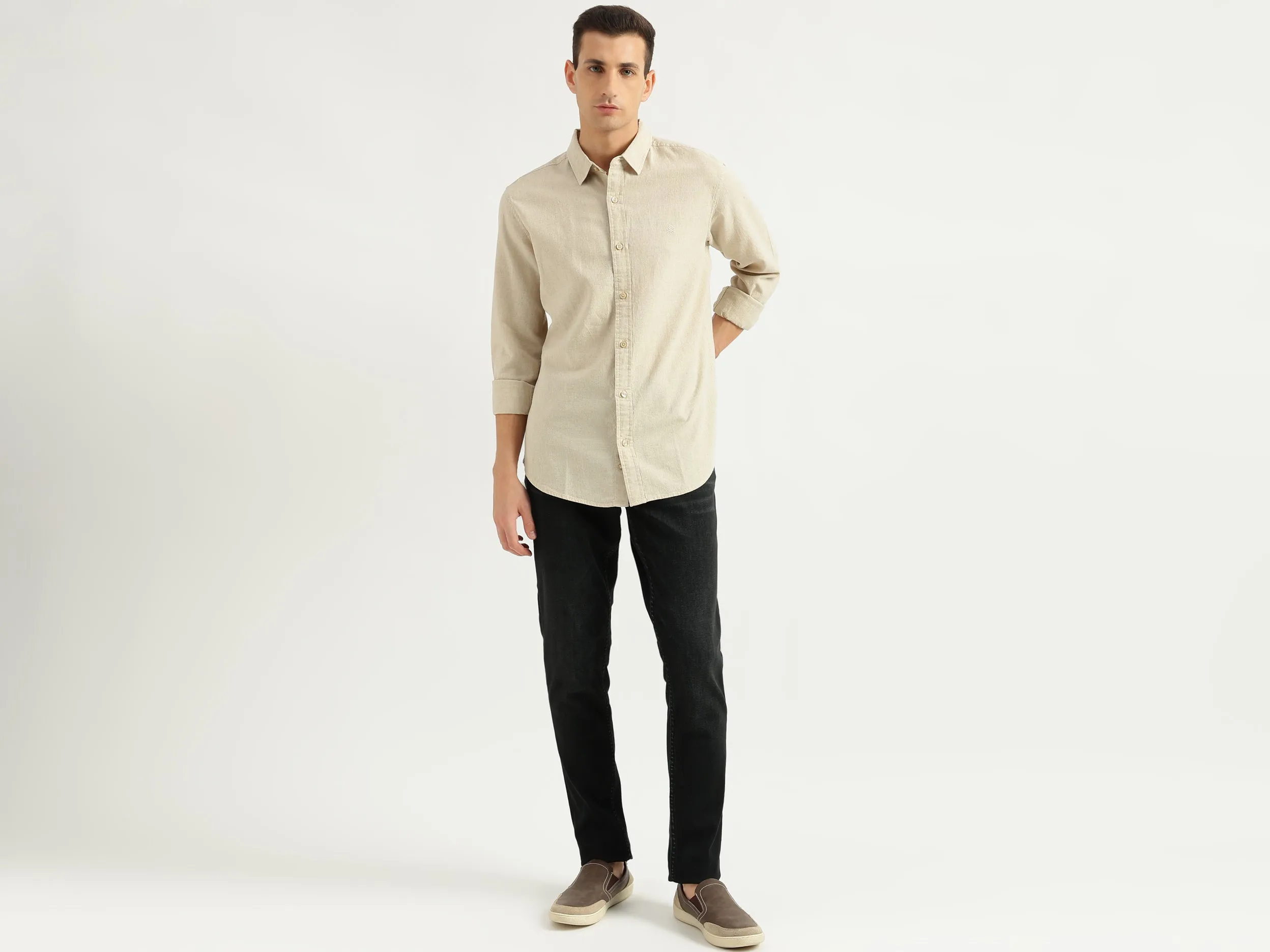 Men's Slim Fit Spread Collar Textured Shirts
