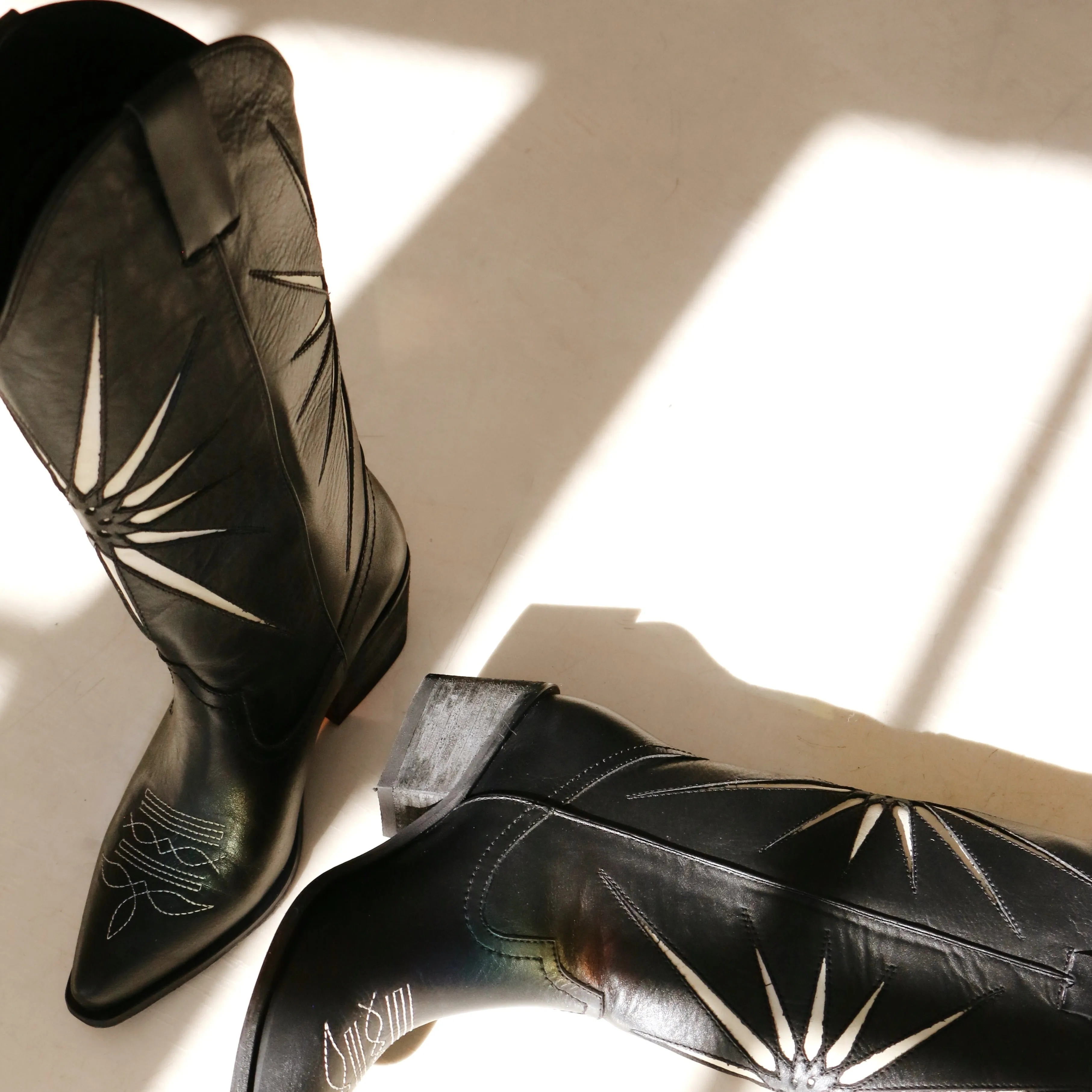 Moonrise western cowboy boots in black leather womens shoes