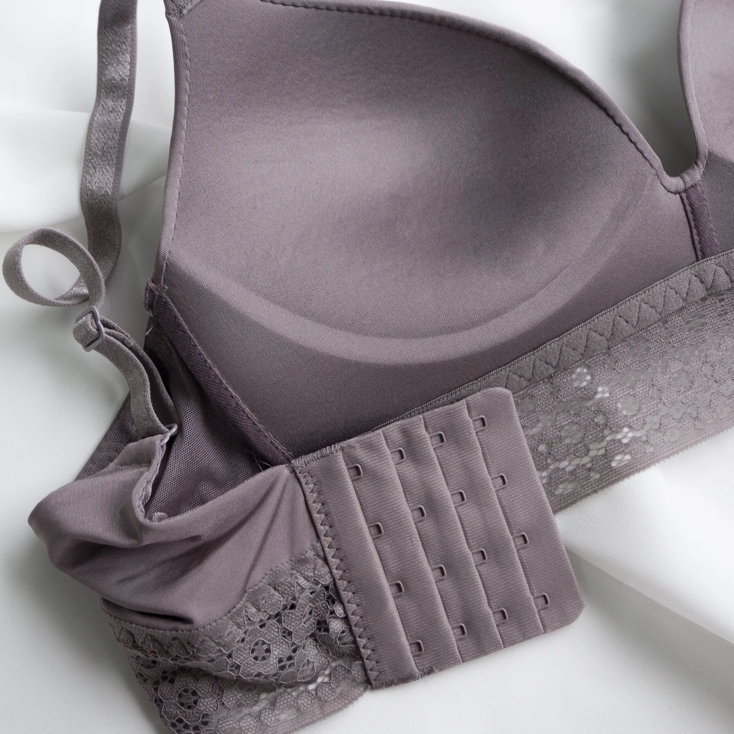 No-Wire Everyday Ultra Comfort Lace Trim T-Shirt Bra V2.0 in Muted Grey (Size XL only)