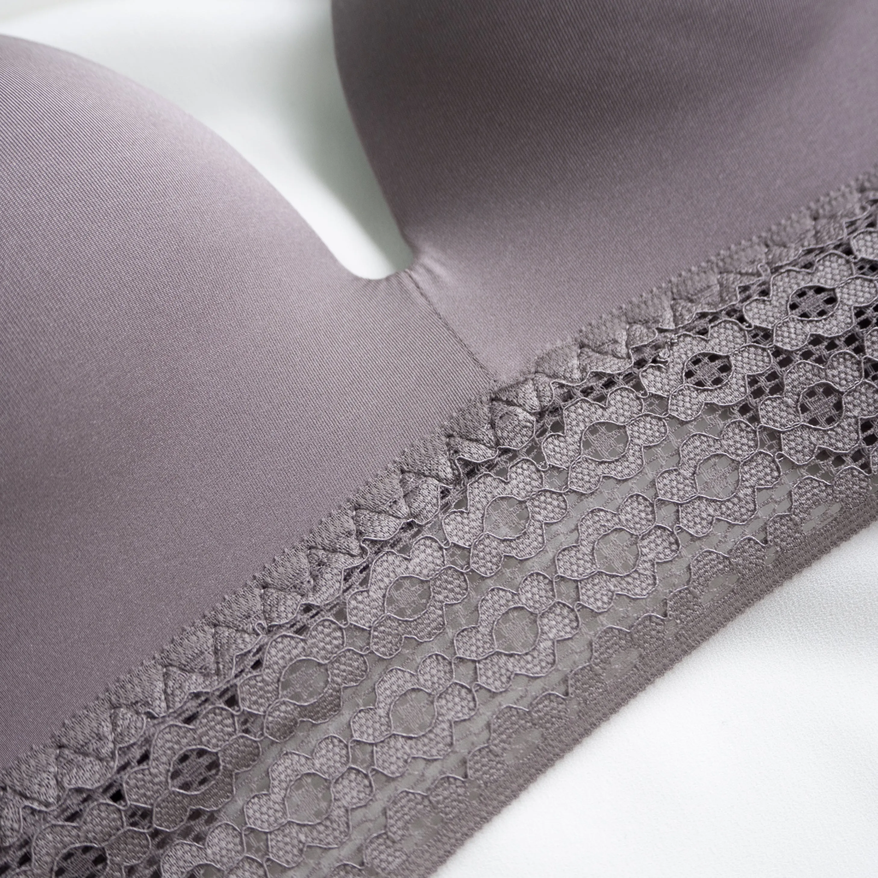 No-Wire Everyday Ultra Comfort Lace Trim T-Shirt Bra V2.0 in Muted Grey (Size XL only)