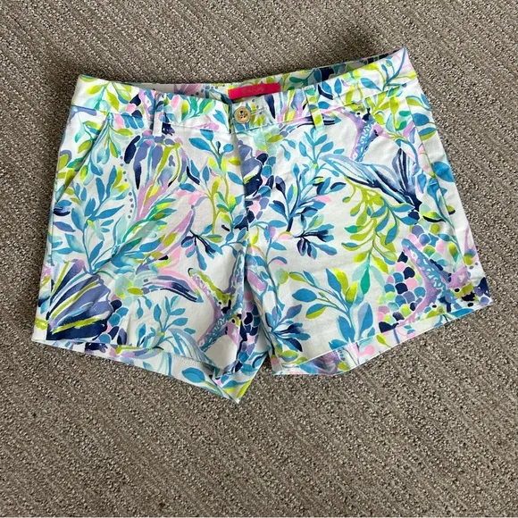 NWT Darling Lilly Pulitzer Callahan Shorts in Size 4. Cute beach themed shorts!