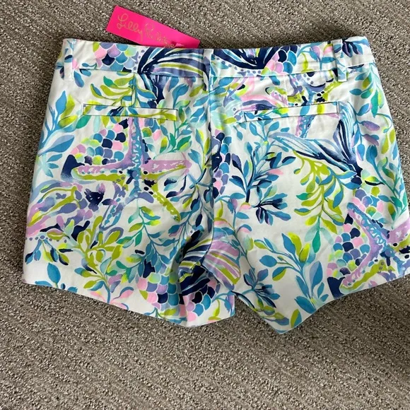 NWT Darling Lilly Pulitzer Callahan Shorts in Size 4. Cute beach themed shorts!