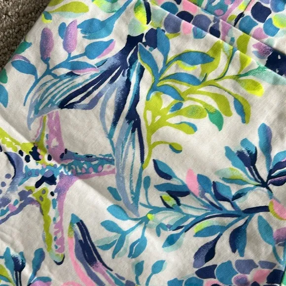 NWT Darling Lilly Pulitzer Callahan Shorts in Size 4. Cute beach themed shorts!