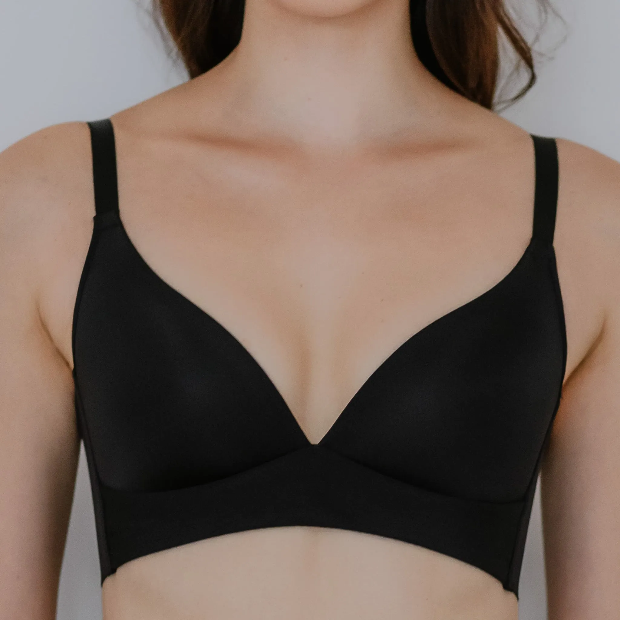 Oh-So-Light! Deep V-Plunge Lightly-Lined Wireless Bra in Black