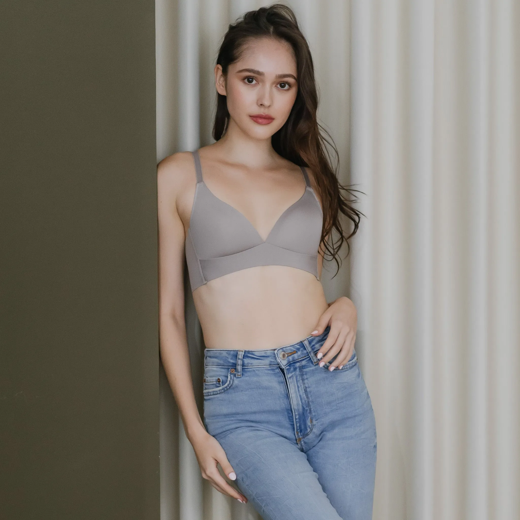 Oh-So-Light! Deep V-Plunge Lightly-Lined Wireless Bra in Soft Khaki