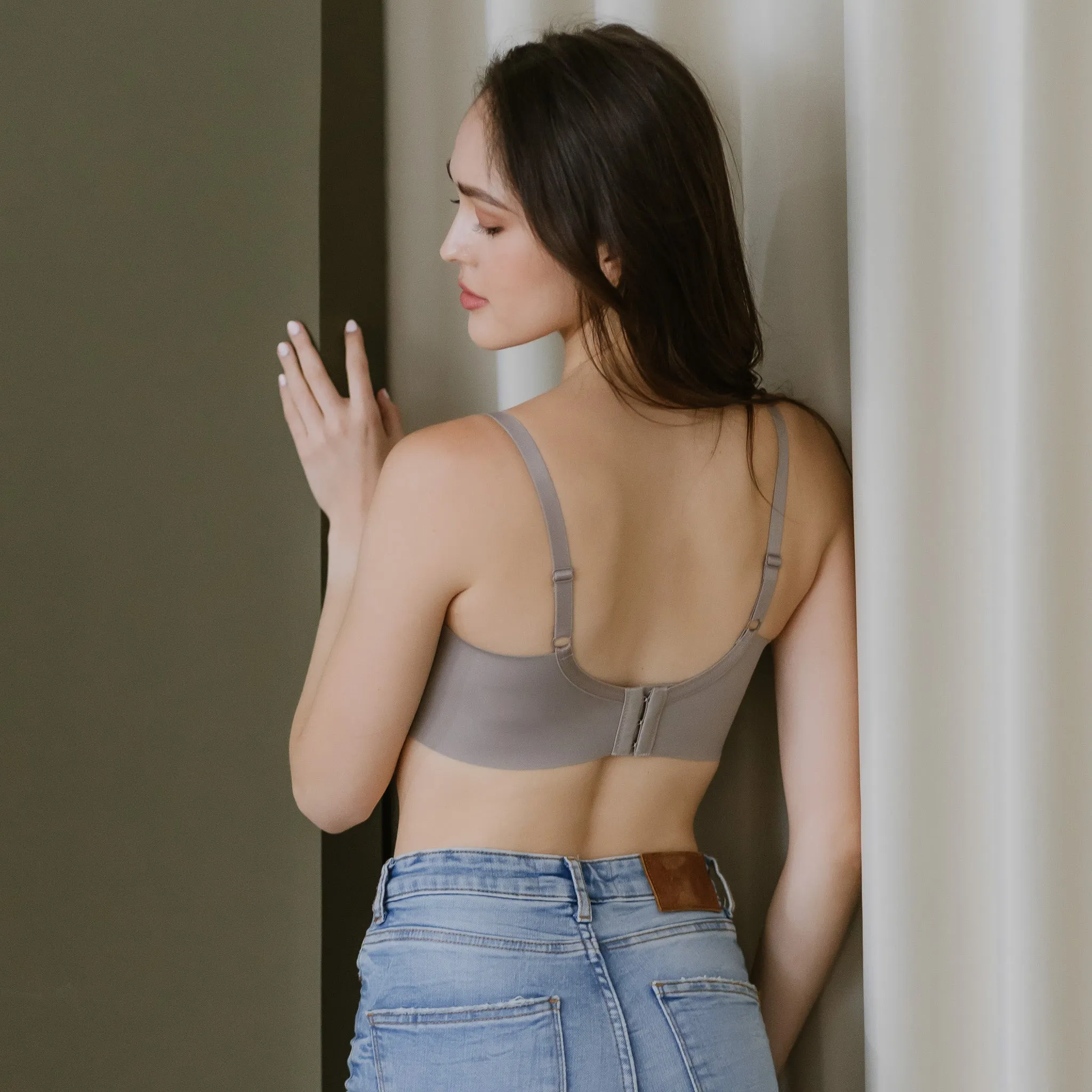 Oh-So-Light! Deep V-Plunge Lightly-Lined Wireless Bra in Soft Khaki