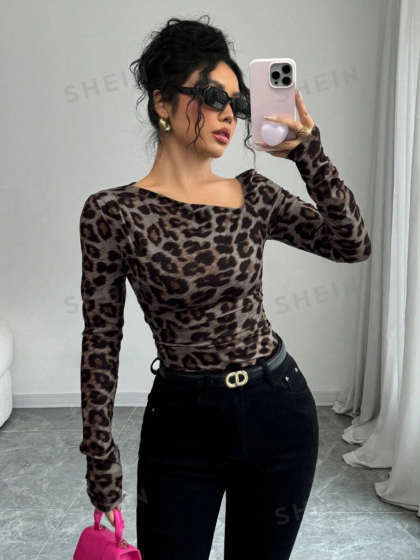 Privé Elegant Form-Fitting Oblique Shoulder Long Sleeve Ruched Shoulder & Waist Leopard Print Marl Knit Women T-Shirt