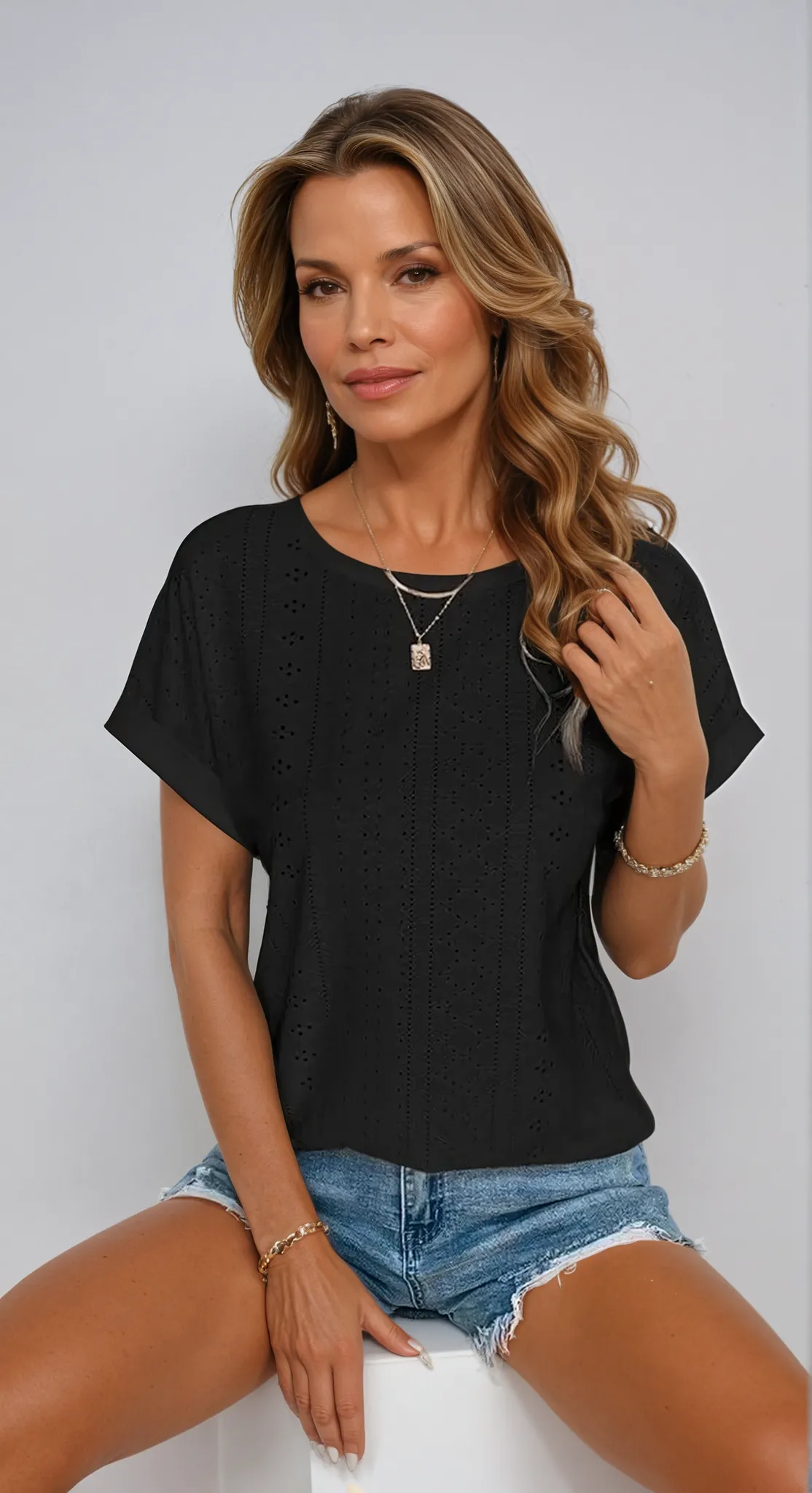 Riza | Relaxed Eyelet Blouse