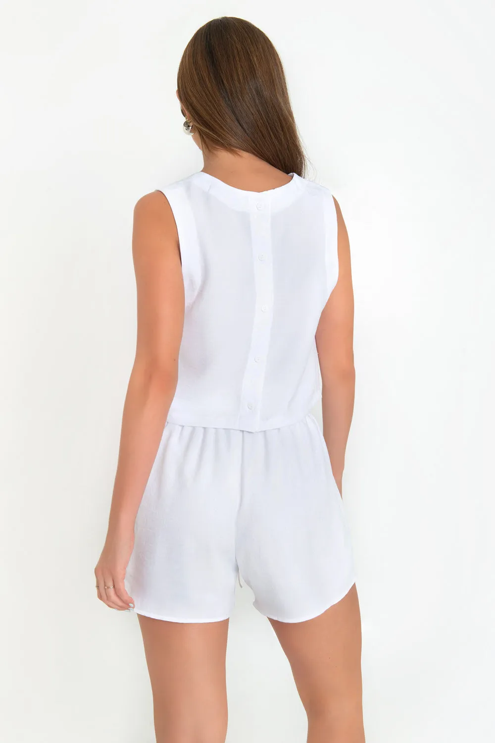 Short corto de fit recto con bolsillos