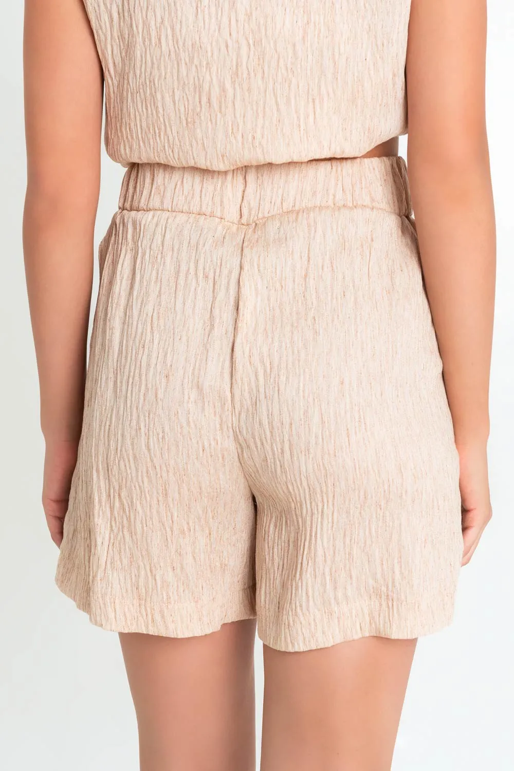 Short corto de lino fit recto con pinzas