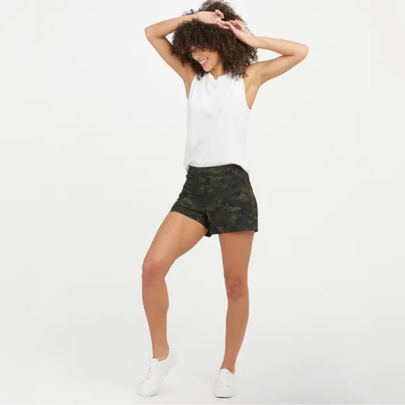 SPANX Sunshine Shorts Green Camo Medium 6” inseam
