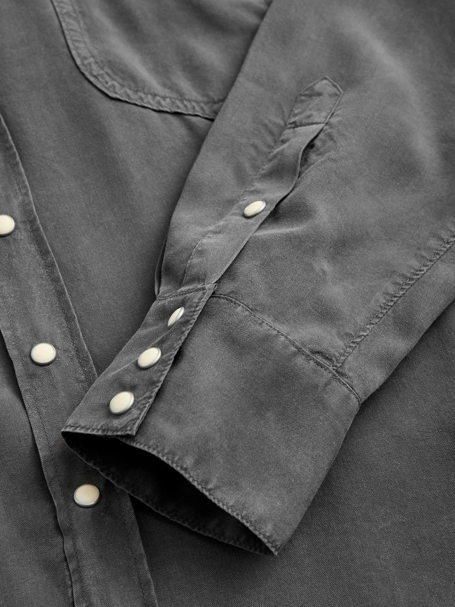 Tencel Gabardine Pearl Snap Shirt in Faded Black
