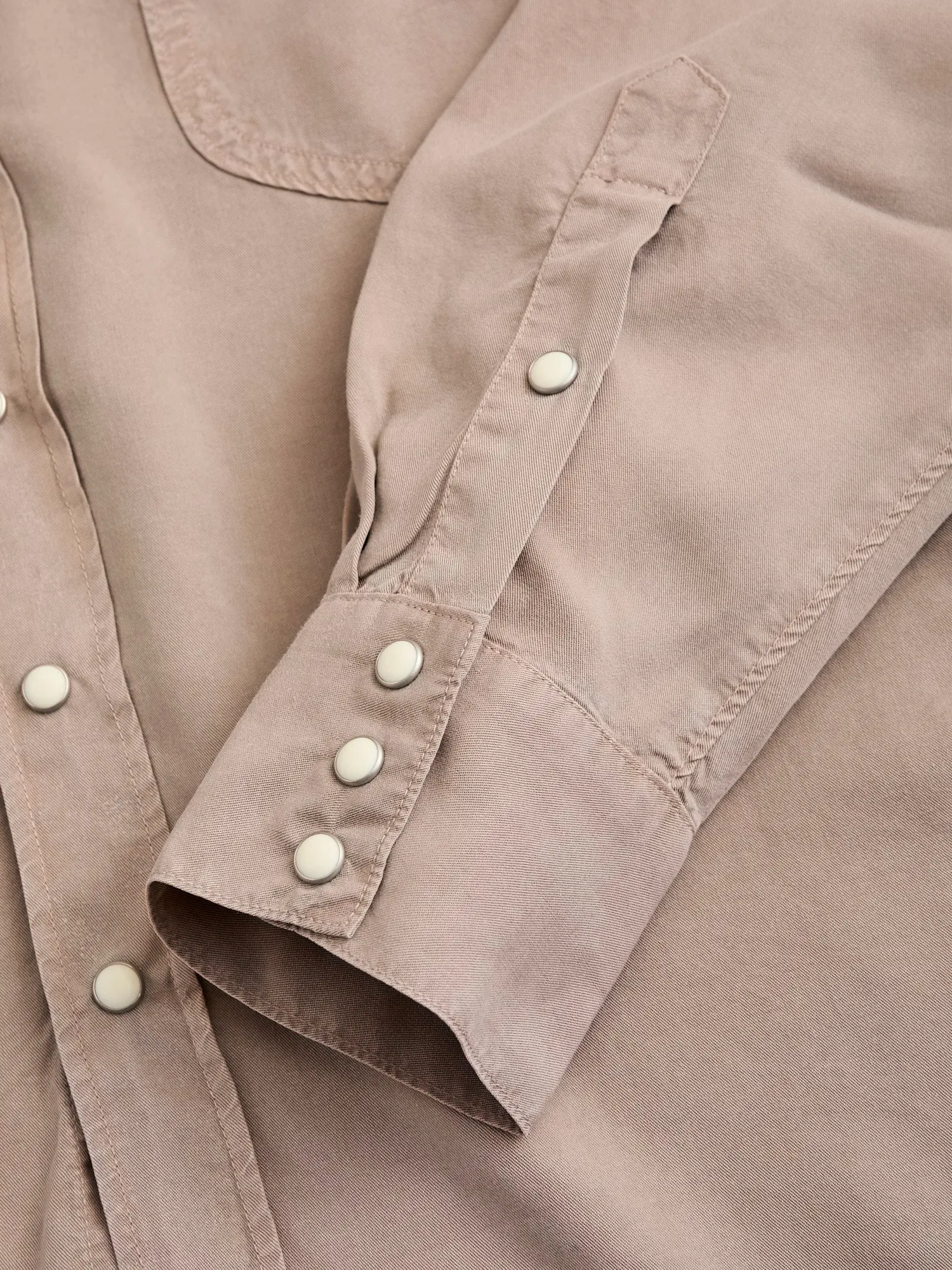 Tencel Gabardine Pearl Snap Shirt in Nutmeg