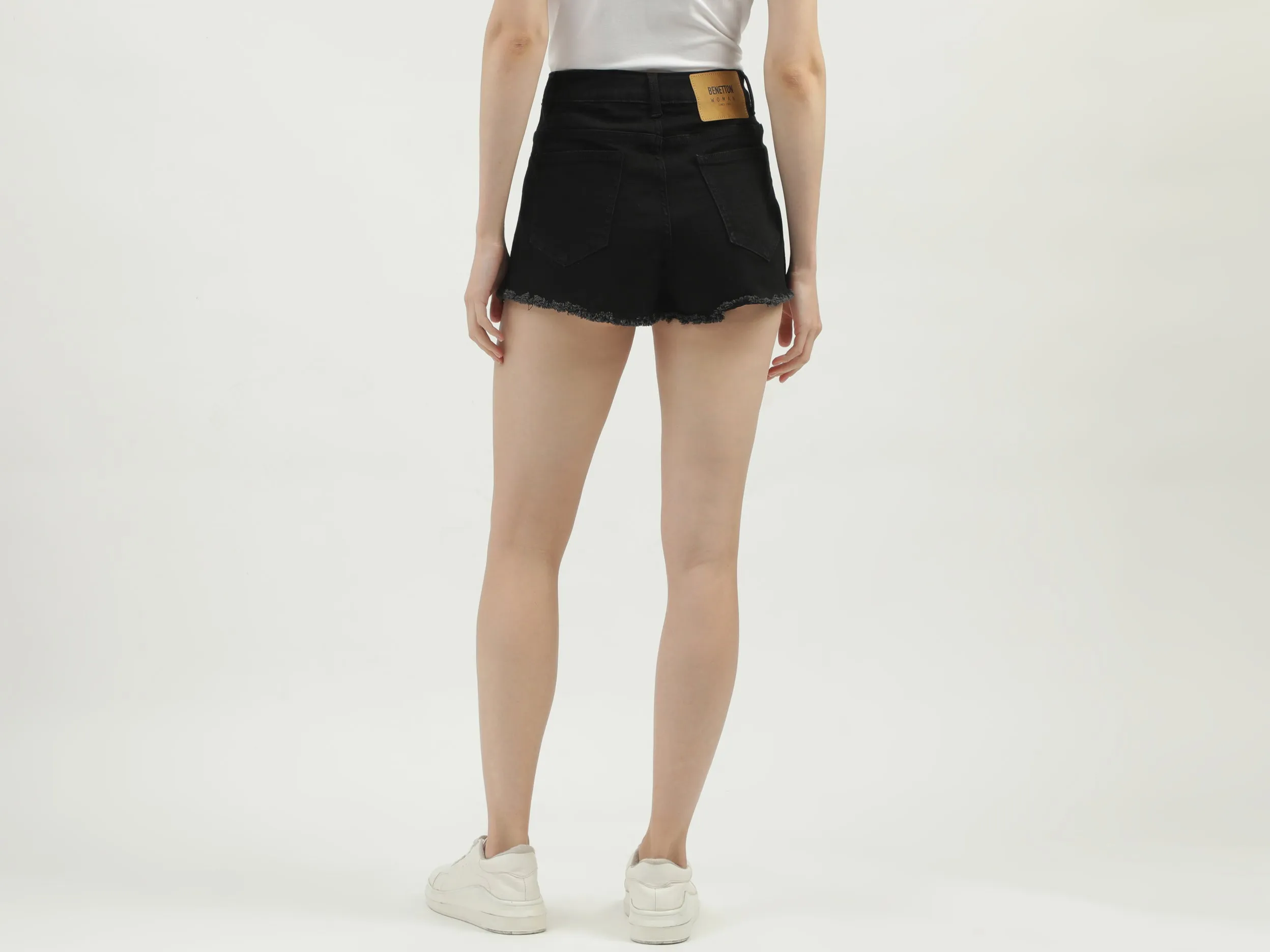 Women's Solid Regular Fit Shorts